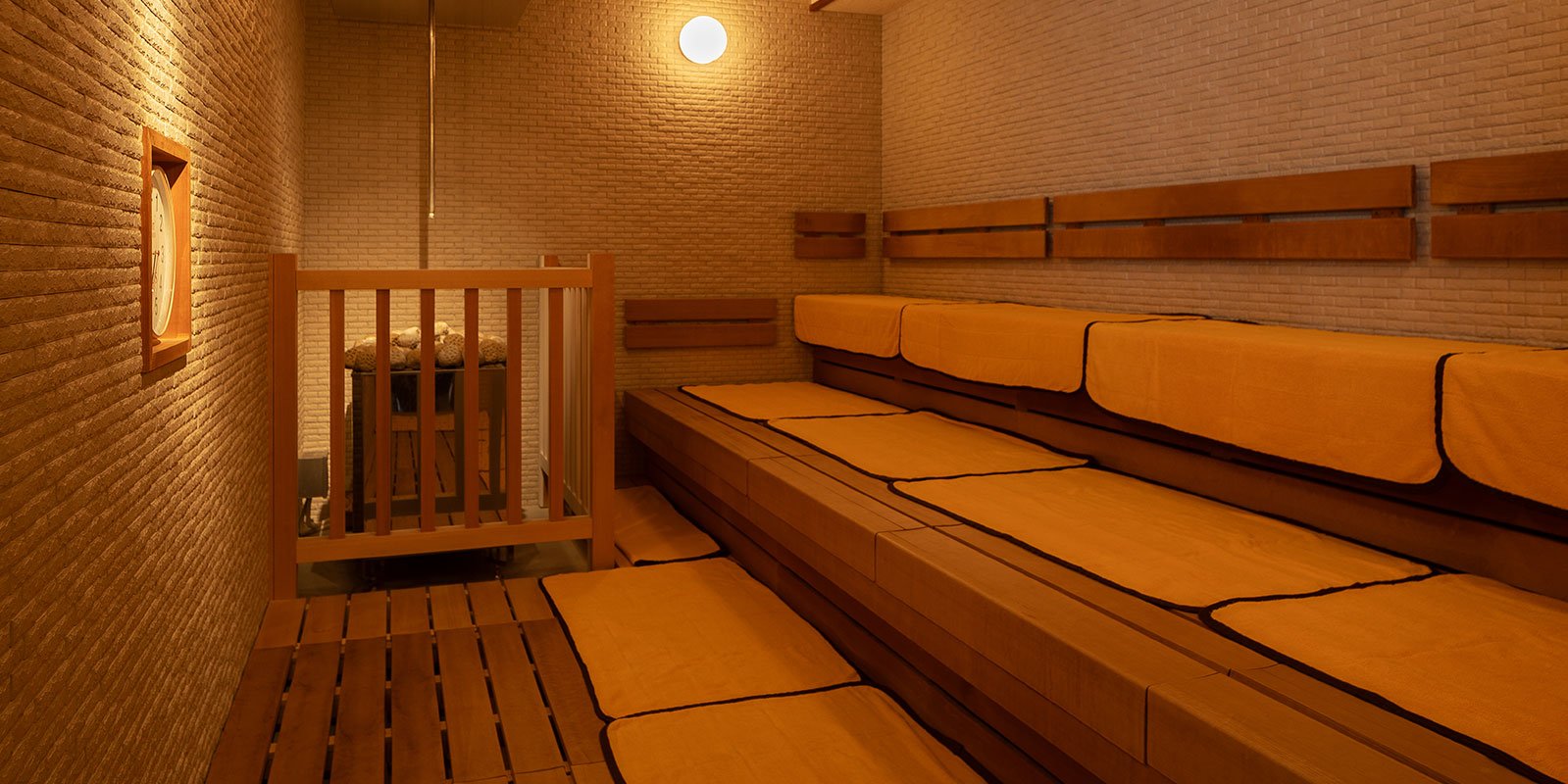 ロウリュウサウナ